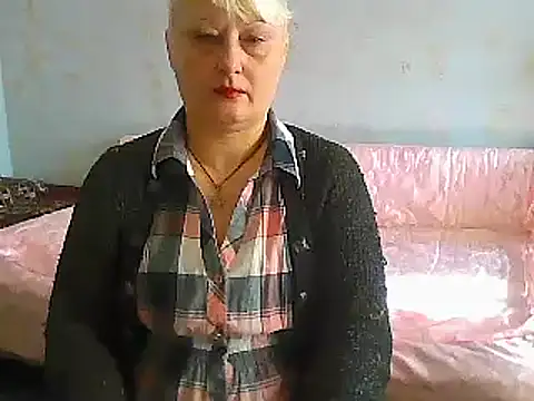 Snapshot of NikolinaBounty chatting on February 25, 8:47 am NikolinaBounty online show from February 25, 8:47 am