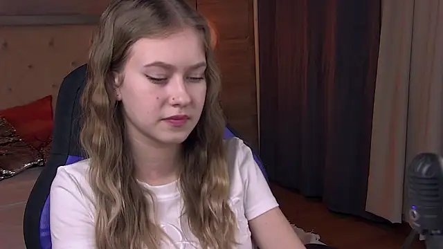 EveMundie online show from February 21, 3:32 pm