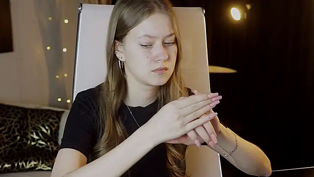 EveMundie online show from March 11, 6:29 am