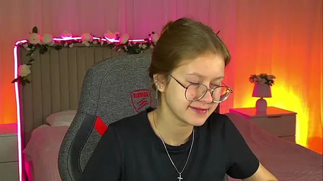 EveMundie online show from October 15, 11:18 am