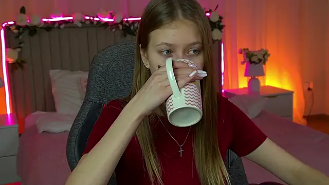 EveMundie online show from December 23, 9:52 am