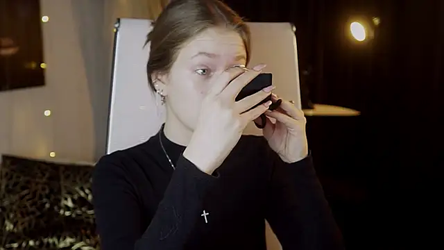 EveMundie online show from March 9, 9:24 am