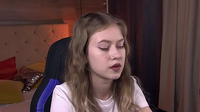 EveMundie online show from February 21, 12:27 pm