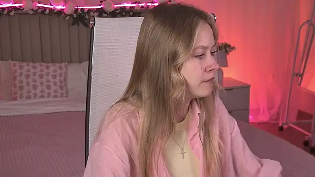 EveMundie online show from June 10, 9:43 am