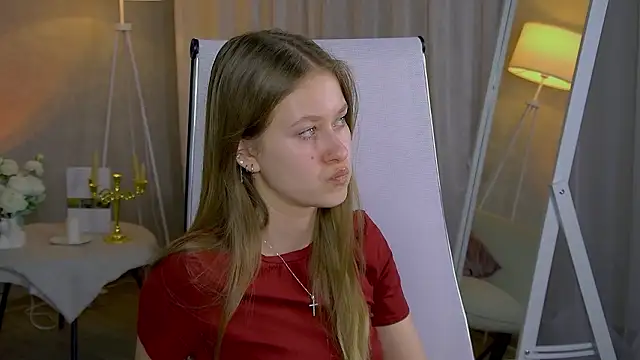 EveMundie online show from March 3, 9:27 am