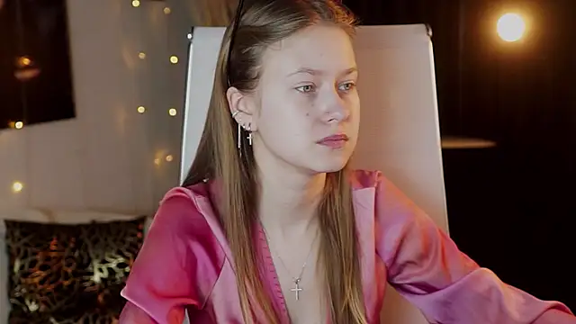 EveMundie online show from March 28, 9:43 am