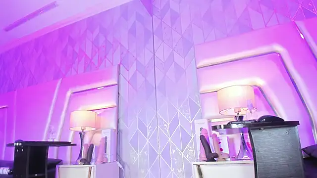 AnahisBennett online show from November 12, 8:29 am