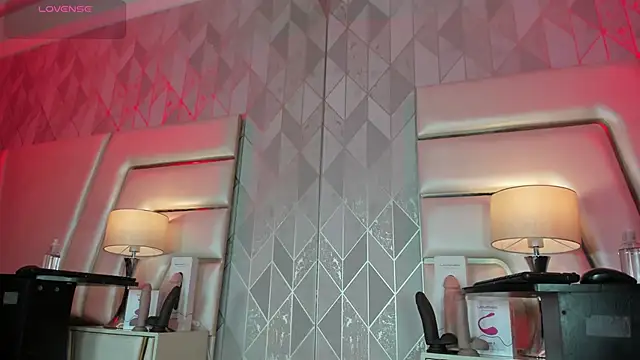 AnahisBennett online show from November 2, 11:59 am