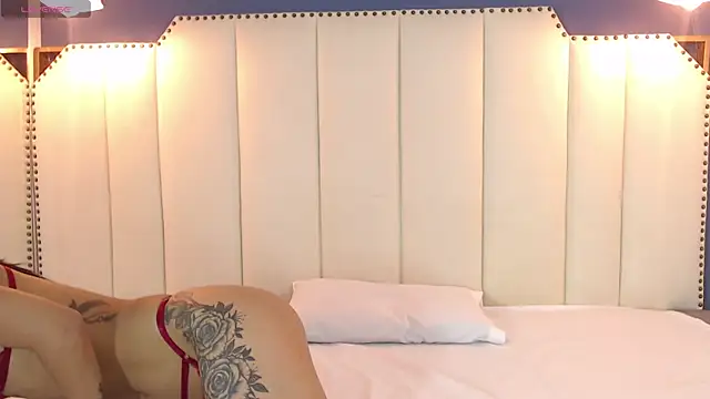 AnahisBennett online show from February 20, 4:07 am