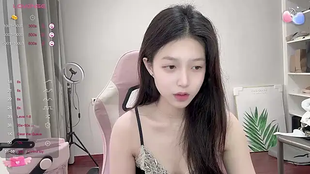 Snapshot of YaYa-521 chatting on September 25, 1:39 pm YaYa-521 online show from September 25, 1:39 pm