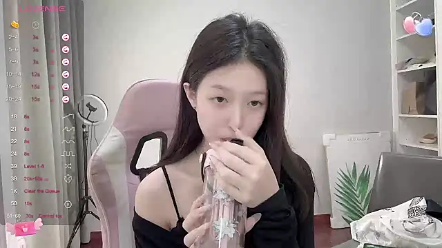 Snapshot of YaYa-521 chatting on September 21, 1:38 pm YaYa-521 online show from September 21, 1:38 pm