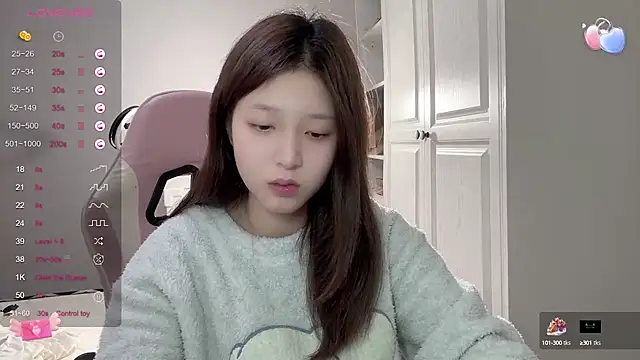 Snapshot of YaYa-521 chatting on March 21, 12:17 pm YaYa-521 online show from March 21, 12:17 pm