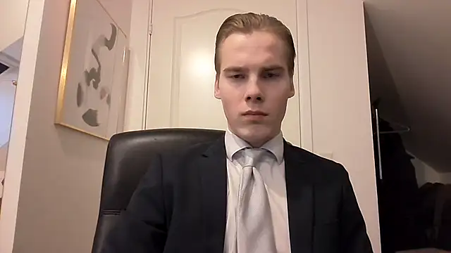 Snapshot of Alexander_Royce chatting on February 15, 3:39 pm Alexander Royce online show from February 15, 3:39 pm