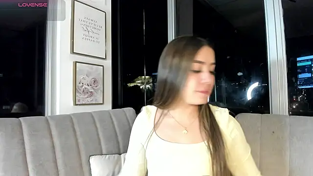 Snapshot of Ivanna_West chatting on June 24, 9:52 am Ivanna West online show from June 24, 9:52 am
