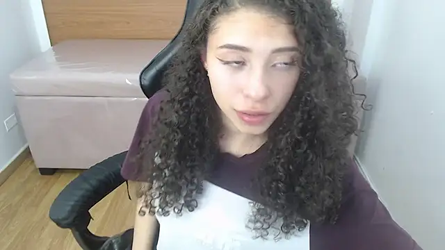 Snapshot of danatella_a chatting on October 8, 1:51 am danatella a online show from October 8, 1:51 am