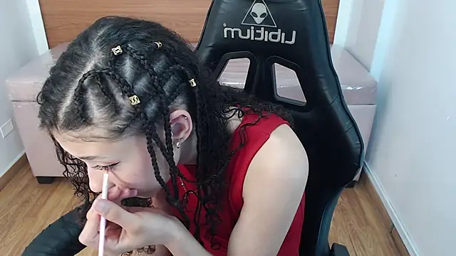 Snapshot of danatella_a chatting on October 10, 1:45 pm danatella a online show from October 10, 1:45 pm