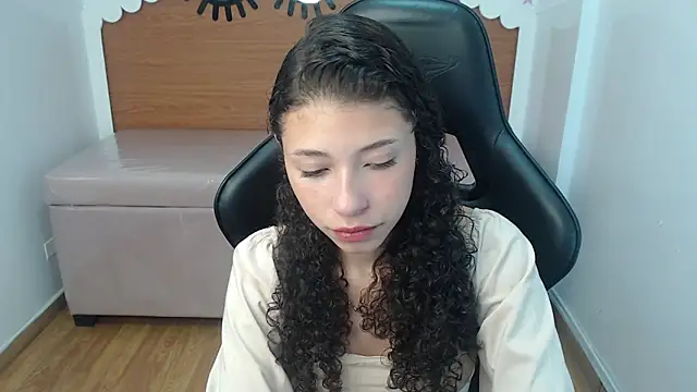 Snapshot of danatella_a chatting on November 8, 12:52 pm danatella a online show from November 8, 12:52 pm