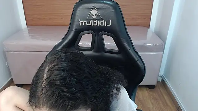 Snapshot of danatella_a chatting on October 24, 12:59 pm danatella a online show from October 24, 12:59 pm