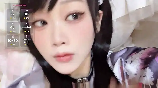 Snapshot of yueyue2003 chatting on May 3, 12:31 pm yueyue2003 online show from May 3, 12:31 pm