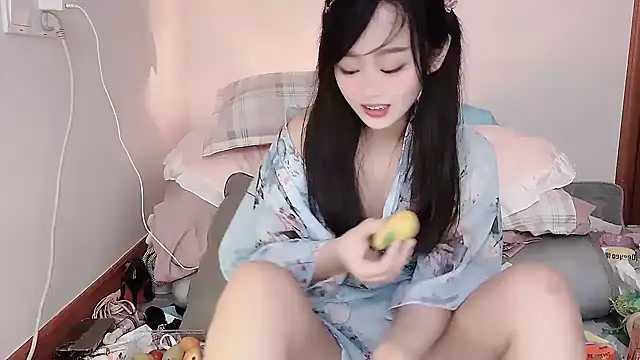 Snapshot of yueyue2003 chatting on March 3, 5:20 pm yueyue2003 online show from March 3, 5:20 pm