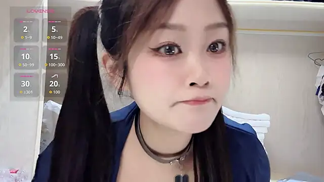 yueyue2003 online show from March 8, 12:52 pm