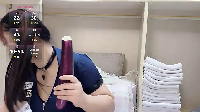 yueyue2003 online show from March 6, 12:55 pm