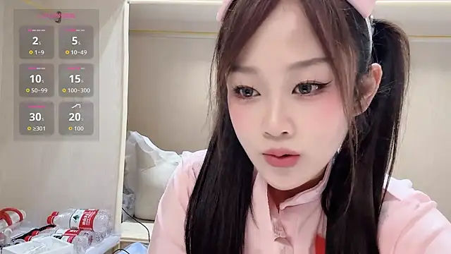 yueyue2003 online show from February 13, 1:00 pm
