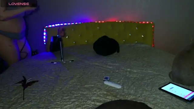 kali rosess online show from November 28, 1:06 am