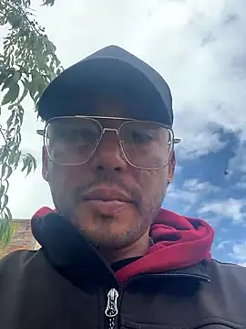 locoxTi45 online show from February 17, 7:33 pm