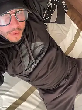 locoxTi45 online show from March 11, 7:58 pm