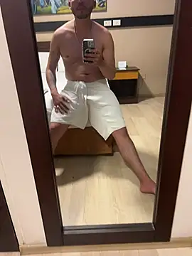 locoxTi45 online show from March 7, 12:58 am