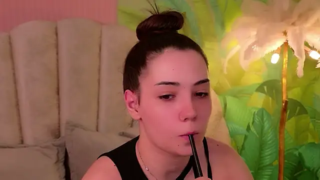 Snapshot of Alice_Deleon chatting on June 7, 11:26 am Alice Deleon online show from June 7, 11:26 am