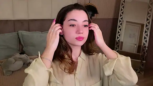 Snapshot of Alice_Deleon chatting on February 27, 9:25 pm Alice Deleon online show from February 27, 9:25 pm
