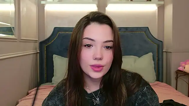 Alice Deleon online show from April 15, 11:05 am