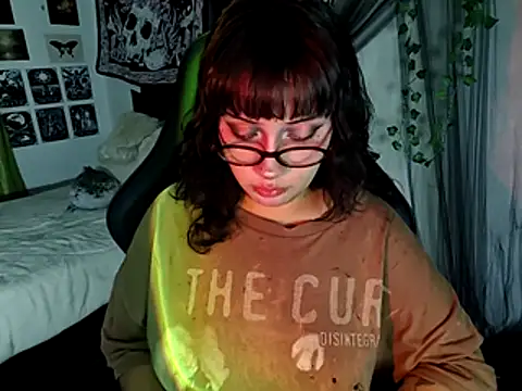 blue katt online show from December 4, 9:25 pm