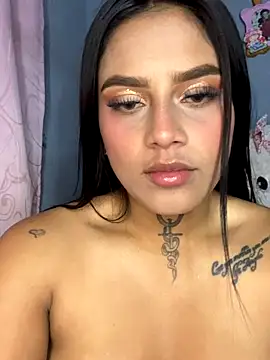 Snapshot of Emily_sharlot chatting on January 9, 6:09 am Emily sharlot online show from January 9, 6:09 am