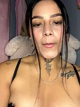 Snapshot of Emily_sharlot chatting on January 17, 10:08 am Emily sharlot online show from January 17, 10:08 am