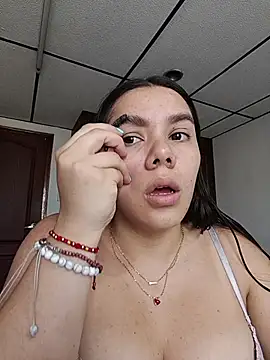 Snapshot of EmmaSulivan chatting on July 16, 2:03 pm EmmaSulivan online show from July 16, 2:03 pm