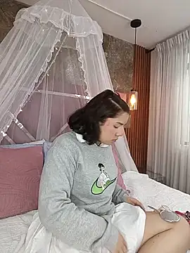 Snapshot of EmmaSulivan chatting on February 19, 1:17 pm EmmaSulivan online show from February 19, 1:17 pm
