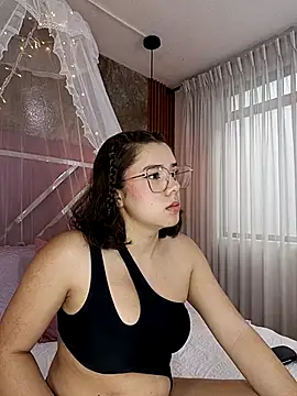 Snapshot of EmmaSulivan chatting on March 15, 2:12 pm EmmaSulivan online show from March 15, 2:12 pm