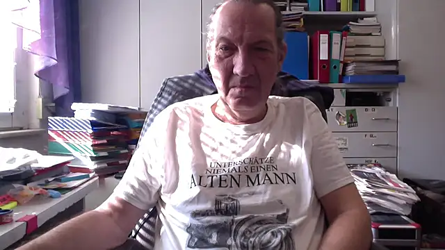 HMStraps01 online show from February 24, 9:43 am