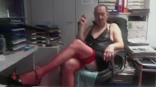 HMStraps01 online show from February 26, 10:04 am