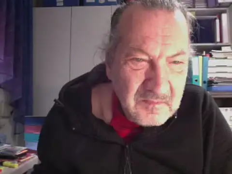 HMStraps01 online show from December 9, 10:54 am