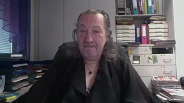 HMStraps01 online show from February 5, 8:10 am