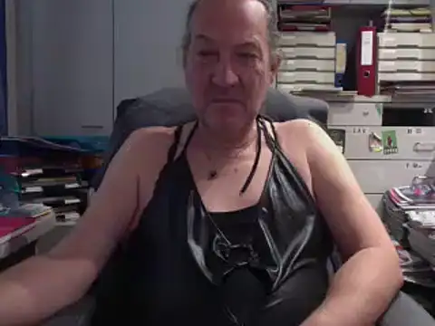 HMStraps01 online show from October 30, 10:24 am