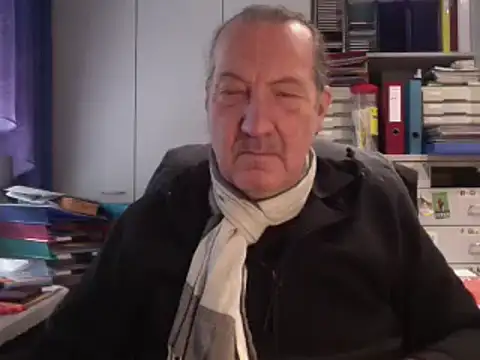 HMStraps01 online show from January 10, 11:54 am