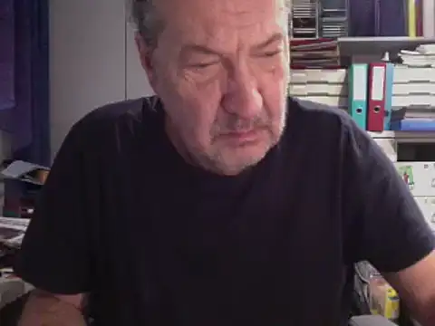 HMStraps01 online show from January 16, 7:28 am