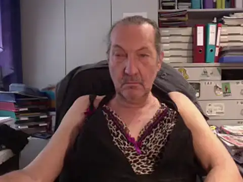 HMStraps01 online show from February 15, 11:50 am