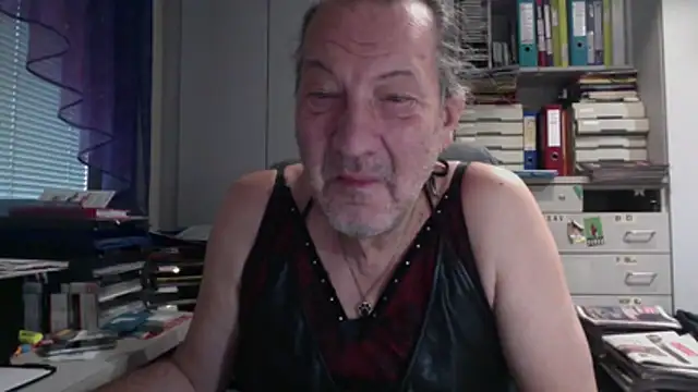 HMStraps01 online show from December 2, 10:28 am