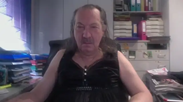 HMStraps01 online show from February 25, 7:08 am